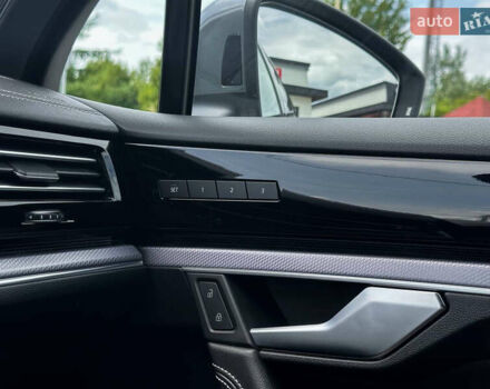 Серый Фольксваген Туарег, объемом двигателя 3 л и пробегом 160 тыс. км за 51500 $, фото 39 на Automoto.ua