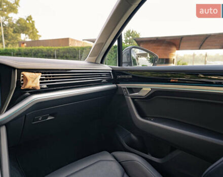 Фольксваген Туарег 2020 в Киеве на Automoto.ua Серый Фольксваген Туарег, объемом двигателя 3 л и пробегом 45 тыс. км за 59900 $, фото 34 на Automoto.ua