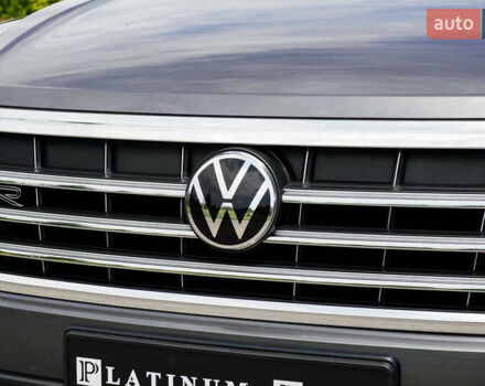 Серый Фольксваген Туарег, объемом двигателя 3 л и пробегом 160 тыс. км за 51500 $, фото 8 на Automoto.ua