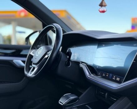 Серый Фольксваген Туарег, объемом двигателя 3 л и пробегом 210 тыс. км за 1402 $, фото 10 на Automoto.ua