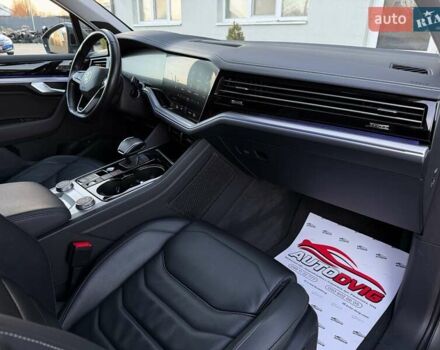 Серый Фольксваген Туарег, объемом двигателя 3 л и пробегом 135 тыс. км за 52999 $, фото 80 на Automoto.ua