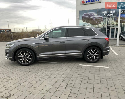 Сірий Фольксваген Туарег, об'ємом двигуна 2.97 л та пробігом 110 тис. км за 56000 $, фото 2 на Automoto.ua