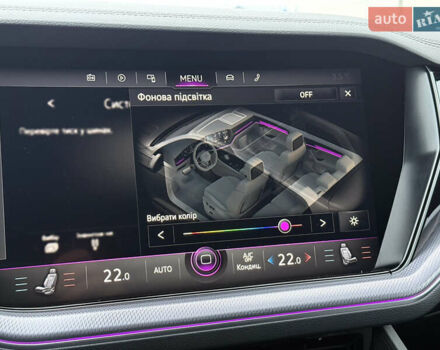 Серый Фольксваген Туарег, объемом двигателя 2.97 л и пробегом 160 тыс. км за 53700 $, фото 52 на Automoto.ua