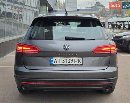 Серый Фольксваген Туарег, объемом двигателя 3 л и пробегом 120 тыс. км за 50300 $, фото 5 на Automoto.ua