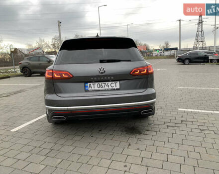 Сірий Фольксваген Туарег, об'ємом двигуна 2.97 л та пробігом 110 тис. км за 56000 $, фото 5 на Automoto.ua