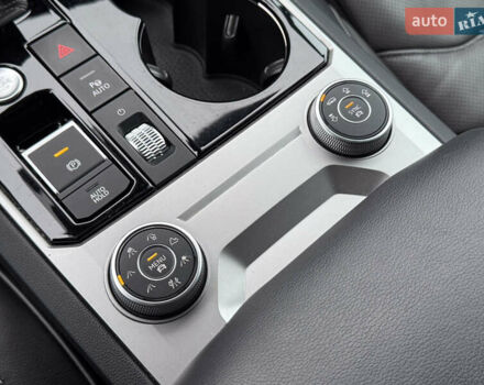 Серый Фольксваген Туарег, объемом двигателя 2.97 л и пробегом 160 тыс. км за 53700 $, фото 46 на Automoto.ua