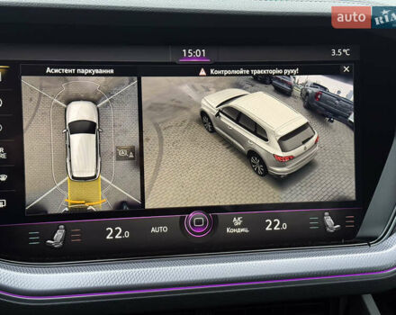 Серый Фольксваген Туарег, объемом двигателя 2.97 л и пробегом 160 тыс. км за 53700 $, фото 48 на Automoto.ua