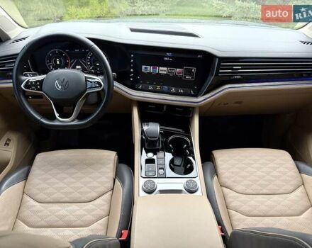 Серый Фольксваген Туарег, объемом двигателя 2.97 л и пробегом 79 тыс. км за 57900 $, фото 34 на Automoto.ua