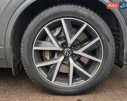 Серый Фольксваген Туарег, объемом двигателя 4 л и пробегом 196 тыс. км за 75900 $, фото 19 на Automoto.ua