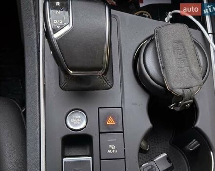 Серый Фольксваген Туарег, объемом двигателя 3 л и пробегом 41 тыс. км за 46900 $, фото 23 на Automoto.ua