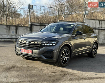 Сірий Фольксваген Туарег, об'ємом двигуна 3 л та пробігом 175 тис. км за 53999 $, фото 22 на Automoto.ua