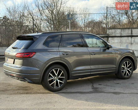 Сірий Фольксваген Туарег, об'ємом двигуна 3 л та пробігом 175 тис. км за 53999 $, фото 21 на Automoto.ua