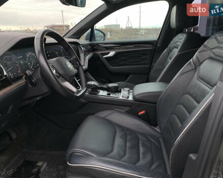 Сірий Фольксваген Туарег, об'ємом двигуна 2.97 л та пробігом 110 тис. км за 56000 $, фото 6 на Automoto.ua