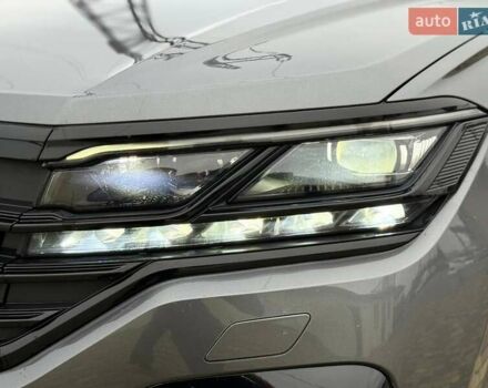 Серый Фольксваген Туарег, объемом двигателя 2.97 л и пробегом 97 тыс. км за 58700 $, фото 14 на Automoto.ua