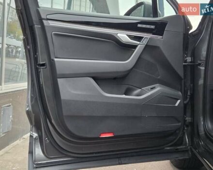 Серый Фольксваген Туарег, объемом двигателя 3 л и пробегом 120 тыс. км за 50300 $, фото 15 на Automoto.ua