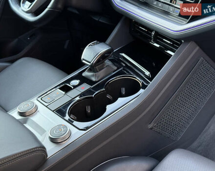 Сірий Фольксваген Туарег, об'ємом двигуна 3 л та пробігом 175 тис. км за 53999 $, фото 45 на Automoto.ua