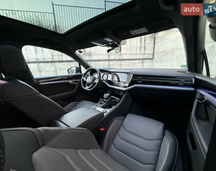 Серый Фольксваген Туарег, объемом двигателя 3 л и пробегом 175 тыс. км за 53999 $, фото 49 на Automoto.ua