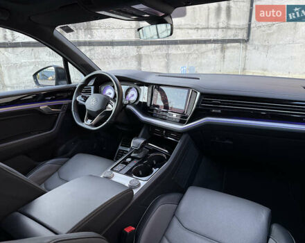 Сірий Фольксваген Туарег, об'ємом двигуна 3 л та пробігом 175 тис. км за 53999 $, фото 55 на Automoto.ua