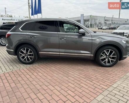 Серый Фольксваген Туарег, объемом двигателя 2.97 л и пробегом 86 тыс. км за 58000 $, фото 2 на Automoto.ua