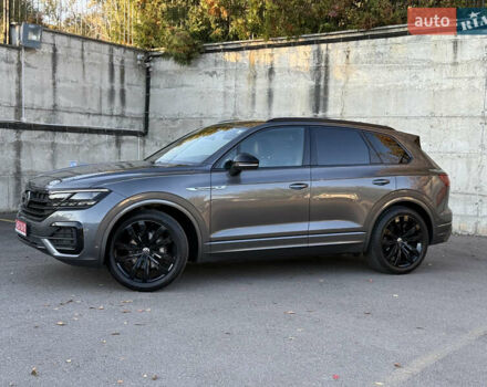 Серый Фольксваген Туарег, объемом двигателя 3 л и пробегом 175 тыс. км за 53999 $, фото 18 на Automoto.ua