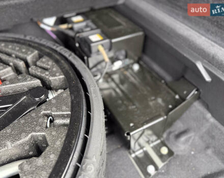 Серый Фольксваген Туарег, объемом двигателя 2.97 л и пробегом 160 тыс. км за 53700 $, фото 58 на Automoto.ua