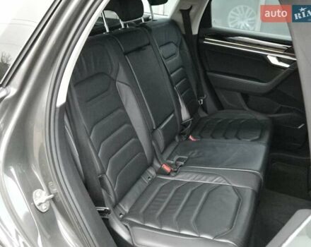 Серый Фольксваген Туарег, объемом двигателя 3 л и пробегом 120 тыс. км за 50300 $, фото 14 на Automoto.ua