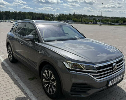 Серый Фольксваген Туарег, объемом двигателя 2.97 л и пробегом 159 тыс. км за 55000 $, фото 7 на Automoto.ua