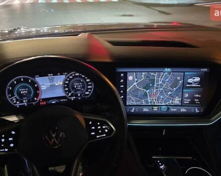 Серый Фольксваген Туарег, объемом двигателя 2.99 л и пробегом 90 тыс. км за 54500 $, фото 65 на Automoto.ua