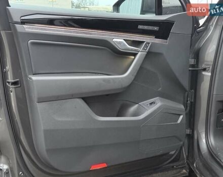 Серый Фольксваген Туарег, объемом двигателя 3 л и пробегом 41 тыс. км за 46900 $, фото 15 на Automoto.ua