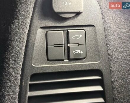 Серый Фольксваген Туарег, объемом двигателя 3 л и пробегом 41 тыс. км за 46900 $, фото 2 на Automoto.ua