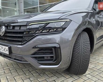 Серый Фольксваген Туарег, объемом двигателя 2.99 л и пробегом 90 тыс. км за 54500 $, фото 40 на Automoto.ua