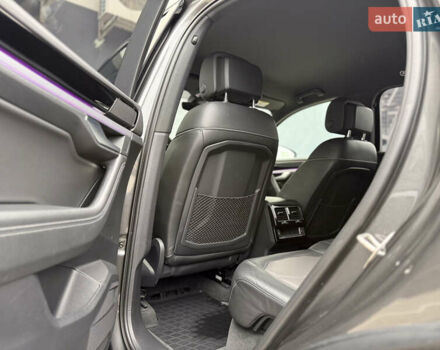 Серый Фольксваген Туарег, объемом двигателя 2.97 л и пробегом 160 тыс. км за 53700 $, фото 31 на Automoto.ua