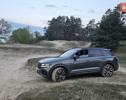 Серый Фольксваген Туарег, объемом двигателя 2.99 л и пробегом 90 тыс. км за 54500 $, фото 2 на Automoto.ua