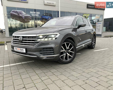 Сірий Фольксваген Туарег, об'ємом двигуна 2.97 л та пробігом 110 тис. км за 56000 $, фото 1 на Automoto.ua