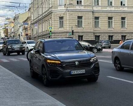 Серый Фольксваген Туарег, объемом двигателя 2.99 л и пробегом 90 тыс. км за 54500 $, фото 4 на Automoto.ua