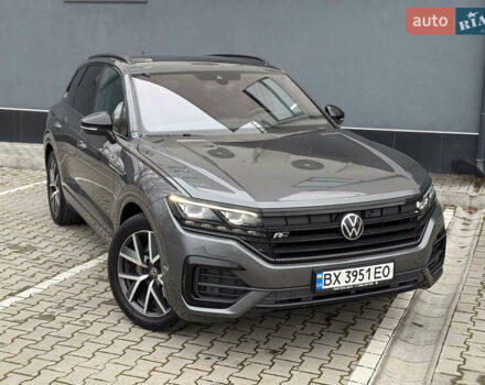 Серый Фольксваген Туарег, объемом двигателя 2.97 л и пробегом 160 тыс. км за 53700 $, фото 59 на Automoto.ua