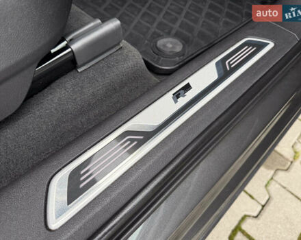 Серый Фольксваген Туарег, объемом двигателя 2.97 л и пробегом 160 тыс. км за 53700 $, фото 37 на Automoto.ua