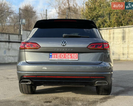 Сірий Фольксваген Туарег, об'ємом двигуна 3 л та пробігом 175 тис. км за 53999 $, фото 18 на Automoto.ua