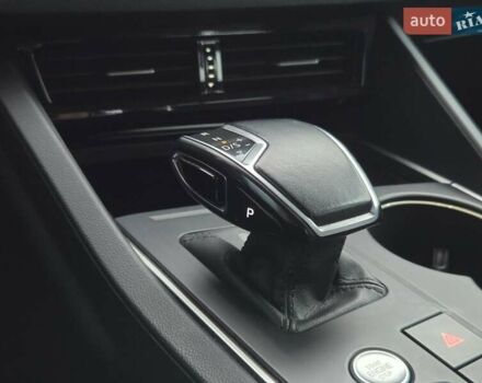 Серый Фольксваген Туарег, объемом двигателя 3 л и пробегом 120 тыс. км за 50300 $, фото 26 на Automoto.ua