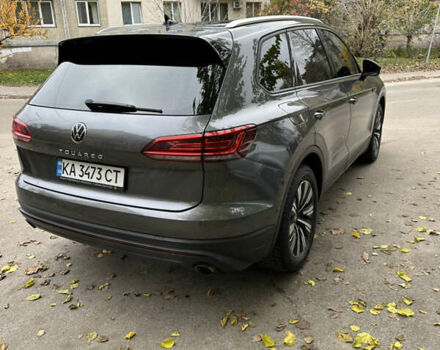 Серый Фольксваген Туарег, объемом двигателя 3 л и пробегом 129 тыс. км за 45500 $, фото 9 на Automoto.ua