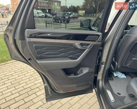 Серый Фольксваген Туарег, объемом двигателя 2.97 л и пробегом 86 тыс. км за 58000 $, фото 16 на Automoto.ua