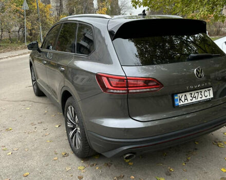 Серый Фольксваген Туарег, объемом двигателя 3 л и пробегом 129 тыс. км за 45500 $, фото 2 на Automoto.ua