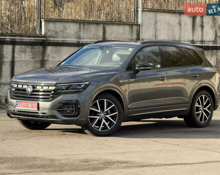 Сірий Фольксваген Туарег, об'ємом двигуна 3 л та пробігом 175 тис. км за 53999 $, фото 3 на Automoto.ua