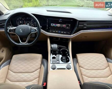 Серый Фольксваген Туарег, объемом двигателя 2.97 л и пробегом 97 тыс. км за 58700 $, фото 30 на Automoto.ua