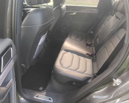 Сірий Фольксваген Туарег, об'ємом двигуна 4 л та пробігом 178 тис. км за 55000 $, фото 7 на Automoto.ua