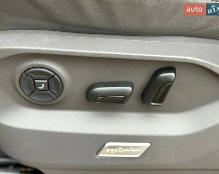 Серый Фольксваген Туарег, объемом двигателя 2.97 л и пробегом 97 тыс. км за 58700 $, фото 22 на Automoto.ua