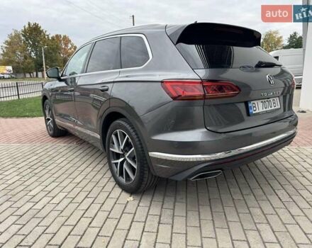 Серый Фольксваген Туарег, объемом двигателя 2.97 л и пробегом 86 тыс. км за 58000 $, фото 4 на Automoto.ua