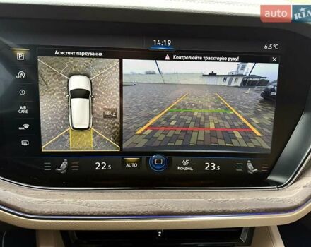 Серый Фольксваген Туарег, объемом двигателя 2.97 л и пробегом 79 тыс. км за 57900 $, фото 42 на Automoto.ua