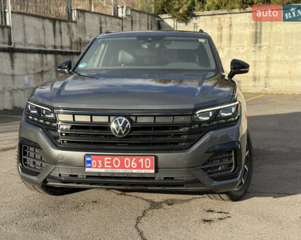 Сірий Фольксваген Туарег, об'ємом двигуна 3 л та пробігом 175 тис. км за 53999 $, фото 5 на Automoto.ua