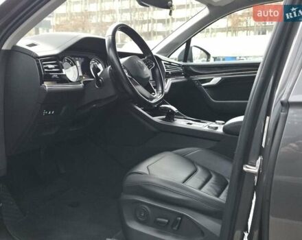 Серый Фольксваген Туарег, объемом двигателя 3 л и пробегом 120 тыс. км за 50300 $, фото 7 на Automoto.ua